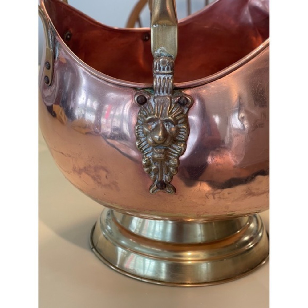 Copper and Brass Coal Scuttle Bucket Lion Head Delft Blue White Handles Vintage - Picture 8 of 8